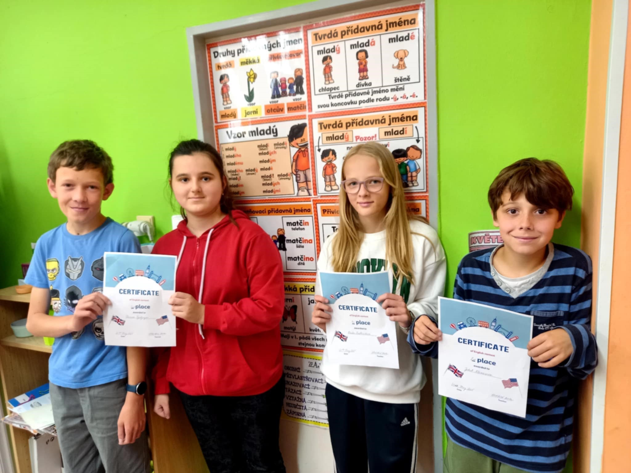 Foto - Vítězové olympiády v Aj - 5.A