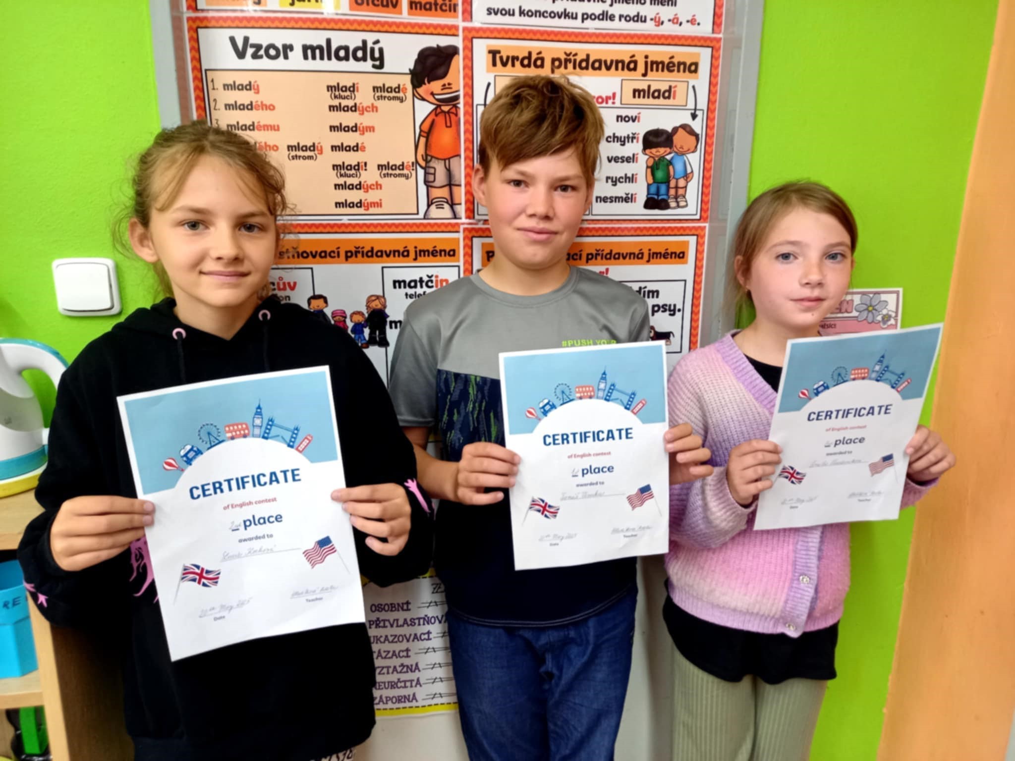 Foto - Vítězové olympiády v Aj - 5. B